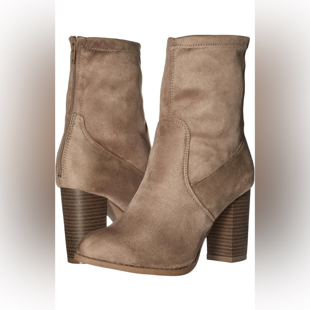 NWOB Qupid Zinc Ankle Bootie, Taupe, 5.5 M US